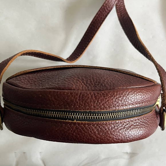 Portland Leather Brown Crossbody Bag - Picture 5 of 10